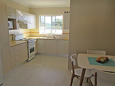 15 'Kanangra', 39 Soldiers Point Road - Fantastic Unit Right On The Water - New South Wales Tourism  3