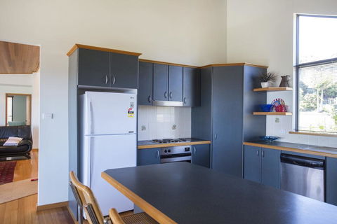 17 Canberra Crescent - Prestige Views At Burrill Lake - New South Wales Tourism  1