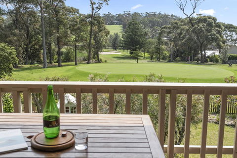 19 Buchan Street - Mollymooks Tee To Sea - New South Wales Tourism  0