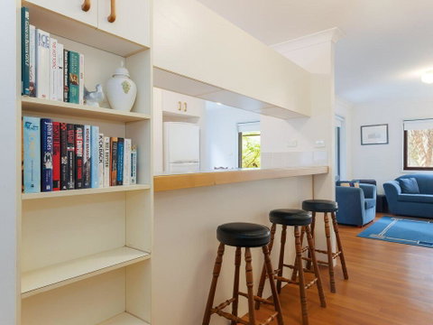 2 'Carindale', 19-23 Dowling Street - Pool, Tennis Court, Close To Town - New South Wales Tourism  1