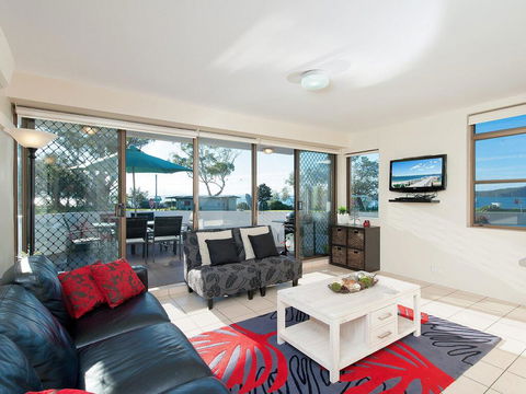 2 'Fleetwood', 63 Shoal Bay Road - Spectacular Views - New South Wales Tourism  2