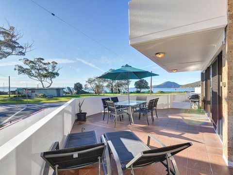2 'Fleetwood', 63 Shoal Bay Road - Spectacular Views - New South Wales Tourism  0