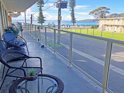 2 'Shoal Court', 7 Lillian Street - Fabulous Location With Water Views - New South Wales Tourism  0