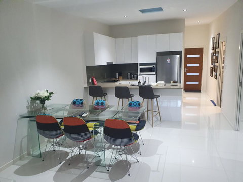 2 BDR Sea View Guest House - New South Wales Tourism  2