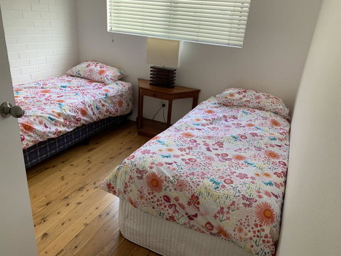 2 Bed Bar Beach Apartment - Stroll To Beach & Cafes, Supermarket Apartment 6 - New South Wales Tourism  2