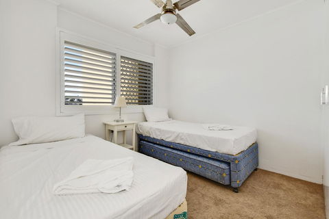 2 Bedroom Top Floor Unit - Ocean Views And Pool - New South Wales Tourism  1
