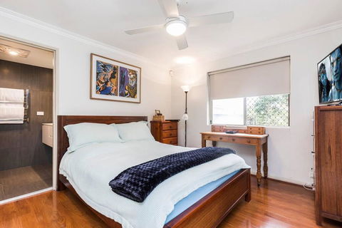 2 Bedroom With Parking & AC Close To Beach & City - New South Wales Tourism  1