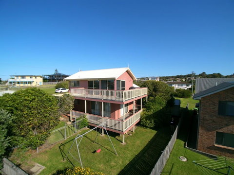 2 Jocelyn Street. Dalmeny - New South Wales Tourism  1