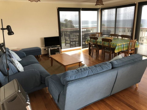 2 Jocelyn Street. Dalmeny - New South Wales Tourism  2