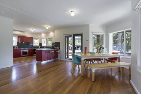 2 Marma Retreat With Jacuzzi, Heated Pool, Pet Friendly, Foxtel - New South Wales Tourism  1