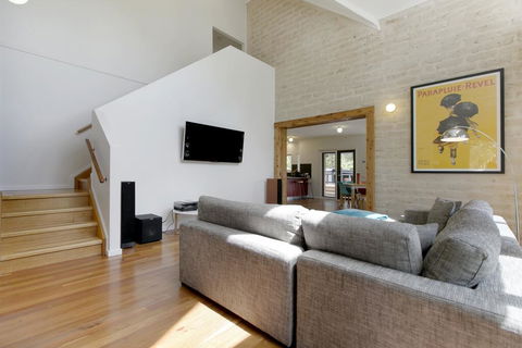 2 Marma Retreat With Jacuzzi, Heated Pool, Pet Friendly, Foxtel - New South Wales Tourism  0