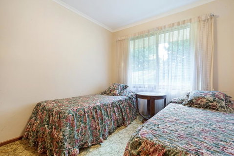 2 Water Crescent - Retro Haven - New South Wales Tourism  1