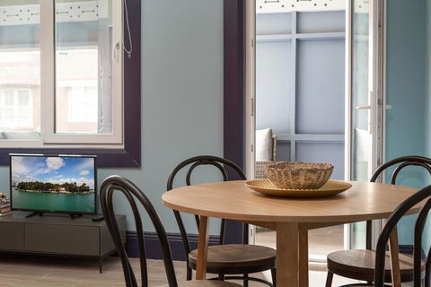 2-Bed Apartment Metres From Coogee Beach And Dining - New South Wales Tourism  3