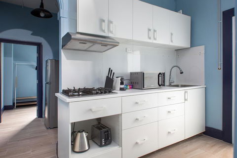 2-Bed Apartment Metres From Coogee Beach And Dining - New South Wales Tourism  2