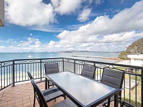 2/137 Soldiers Point Road - Luxury Unit On The Waterfront With Aircon And Free Unlimited Wi Fi - New South Wales Tourism  0