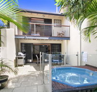 2/61 Noosa Parade