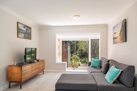 235 Mitchell Parade, Mollymook - New South Wales Tourism  0