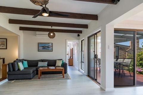 235 Mitchell Parade, Mollymook - New South Wales Tourism  1