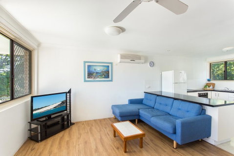26 Wallis View - Opposite The Lake - 3 Bedroom Apartment - Sleeps 8 - New South Wales Tourism  2
