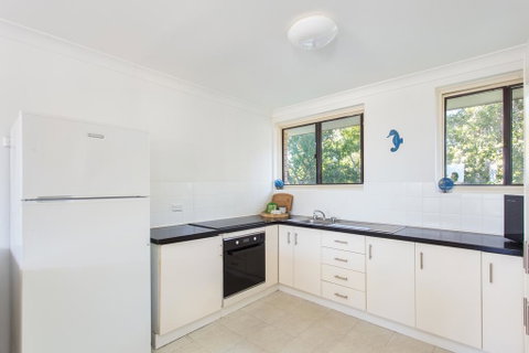 26 Wallis View - Opposite The Lake - 3 Bedroom Apartment - Sleeps 8 - New South Wales Tourism  3