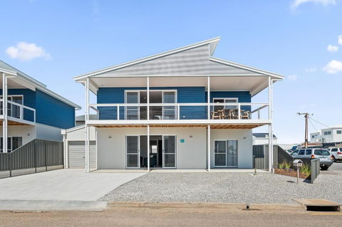 C-Views - Aldinga Beach - C21 SouthCoast Holidays - New South Wales Tourism  1