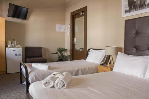 Campsie Hotel - New South Wales Tourism  4