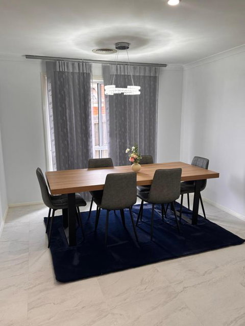 Canberra 3 Bedroom Home To Remember - New South Wales Tourism  2