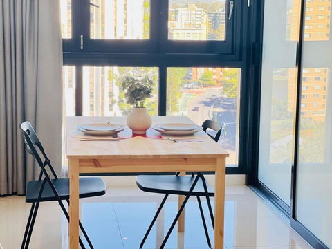 CASSA TOOWONG - Convenient 1B Apt At Central Location With Parking Managed By The Cassa - New South Wales Tourism  4