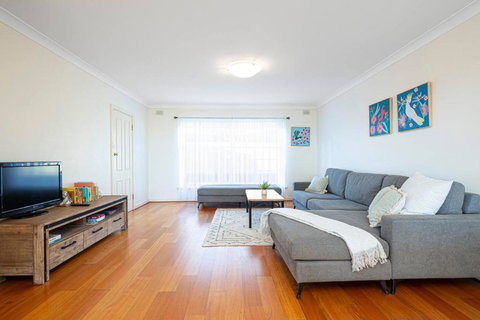 Cityscape Charm - 2BR Home In Wattle Park - New South Wales Tourism  1
