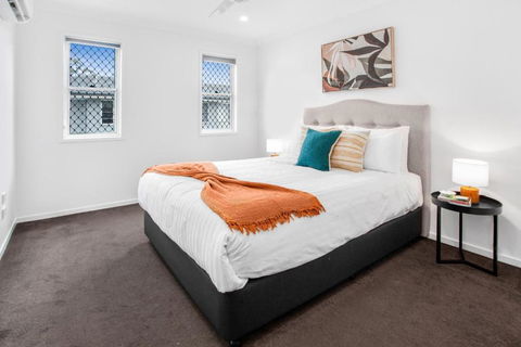 Comfortable 3-Bed Retreat Close Parks - New South Wales Tourism  2