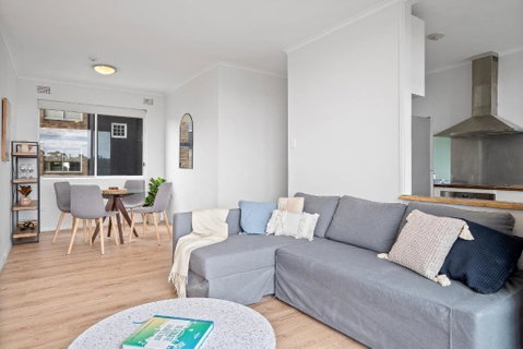 Cute 2 Bedroom Apartment Kensington - New South Wales Tourism  1