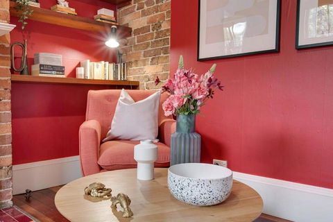 Cute Heritage Home With Balcony Close To The City - New South Wales Tourism  1