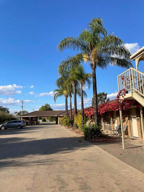 Darling Junction Motor Inn - New South Wales Tourism  0
