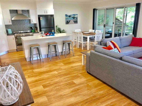 DELUXE Escape! Central, NEW & Spacious 3 Bed - New South Wales Tourism  0