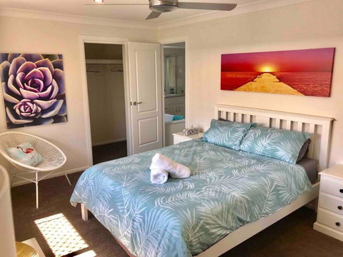 DELUXE Escape! Central, NEW & Spacious 3 Bed - New South Wales Tourism  2