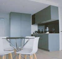 2Bed 2Bath Minimalist Apartment in CBD - New South Wales Tourism 