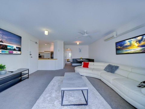2BR Aloha Lane Main Beach Apartment - New South Wales Tourism  0