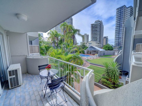 2BR Aloha Lane Main Beach Apartment - New South Wales Tourism  2