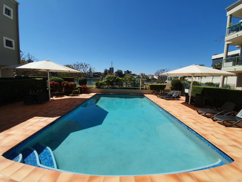2BR Lovely River , Retreat Pool, Gym, Wine, Netflix - New South Wales Tourism  1