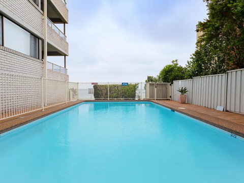 3 'Bangalee' 41 Soldiers Point Rd - Fantastic Waterfront Unit With Pool, WIFI & Chromecast - New South Wales Tourism  1