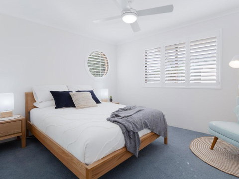 3 'Pelican Sands', 83 Soldiers Point Rd - Stunning Waterfront Unit With Magical Water Views & Air Conditioning - New South Wales Tourism  3