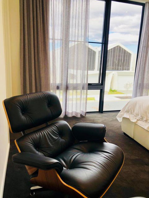 3 Bedroom Executive Luxury Beachside Townhouse - New South Wales Tourism  3