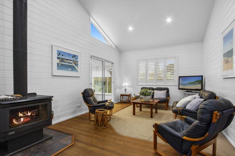 3 Macleay St, Narrawallee - New South Wales Tourism  2