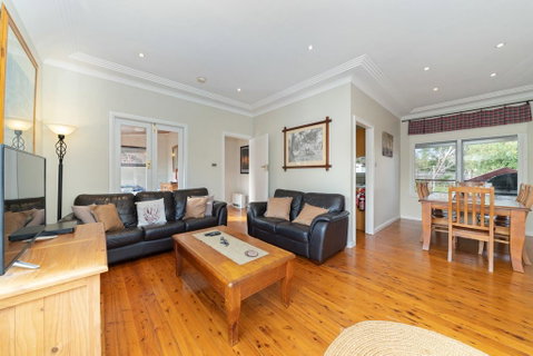 3 Sisters Blue Mountains Cottage - New South Wales Tourism  1