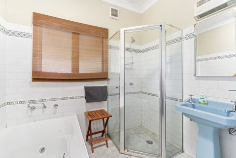 3 Sisters Blue Mountains Cottage - New South Wales Tourism  3