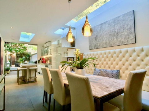 3 Storey Home Close Walk To Fox Studios SCG & City - New South Wales Tourism  2