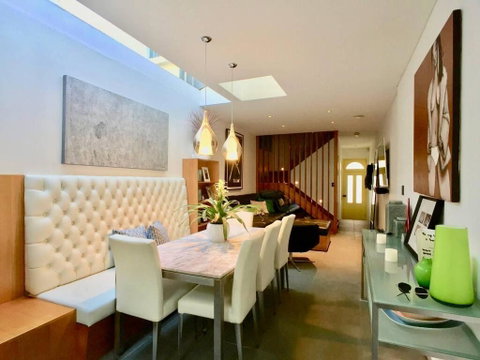 3 Storey Home Close Walk To Fox Studios SCG & City - New South Wales Tourism  0