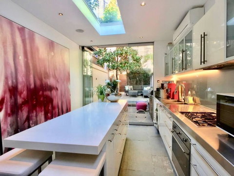 3 Storey Home Close Walk To Fox Studios SCG & City - New South Wales Tourism  3