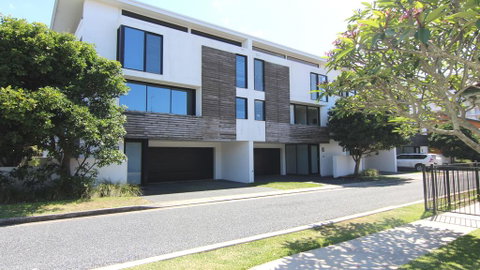 3/26 West Street-CBD Location! - New South Wales Tourism  0