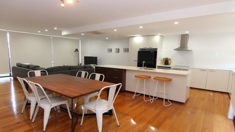 3/26 West Street-CBD Location! - New South Wales Tourism  2